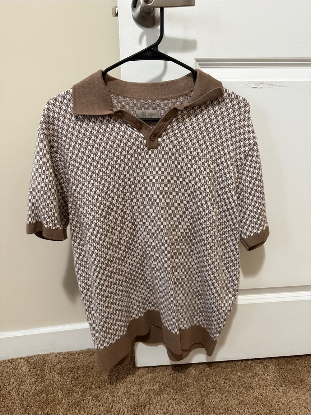 Textured Brown and White Short-Sleeve Polo with Contrast Trim